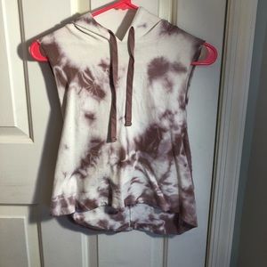 Short sleeved hoodie